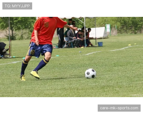 门将释放球规则：何时算违例？一文拆解持球与开球限制